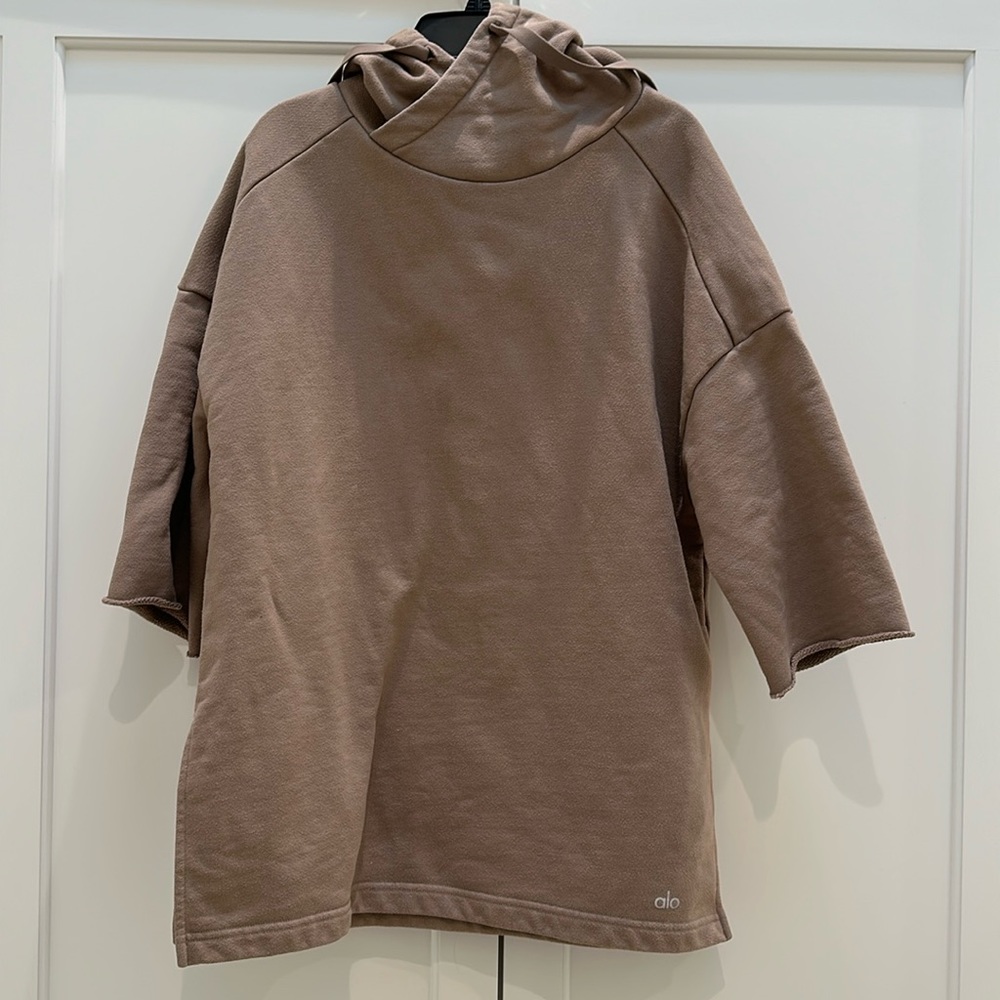 Alo yoga short sleeve hoodie